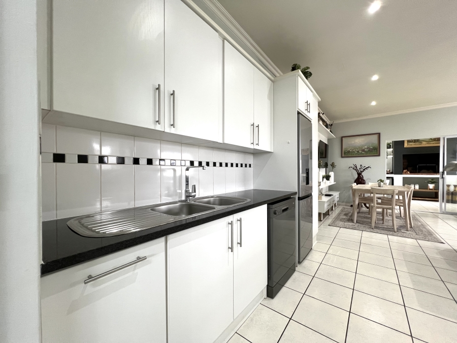 2 Bedroom Property for Sale in Fountains Estate Eastern Cape